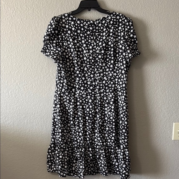 Karl Lagerfeld Black and White Star Print Dress, 1X - Picture 2 of 5